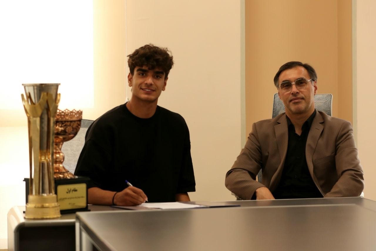 عزتخواه، خرید جدید شمسآذر