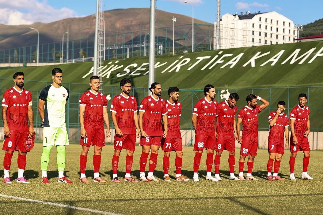 مادربزرگ پرسپولیسی، تماشاگر ویژه دیدار شاگردان تارتار! (عکس)