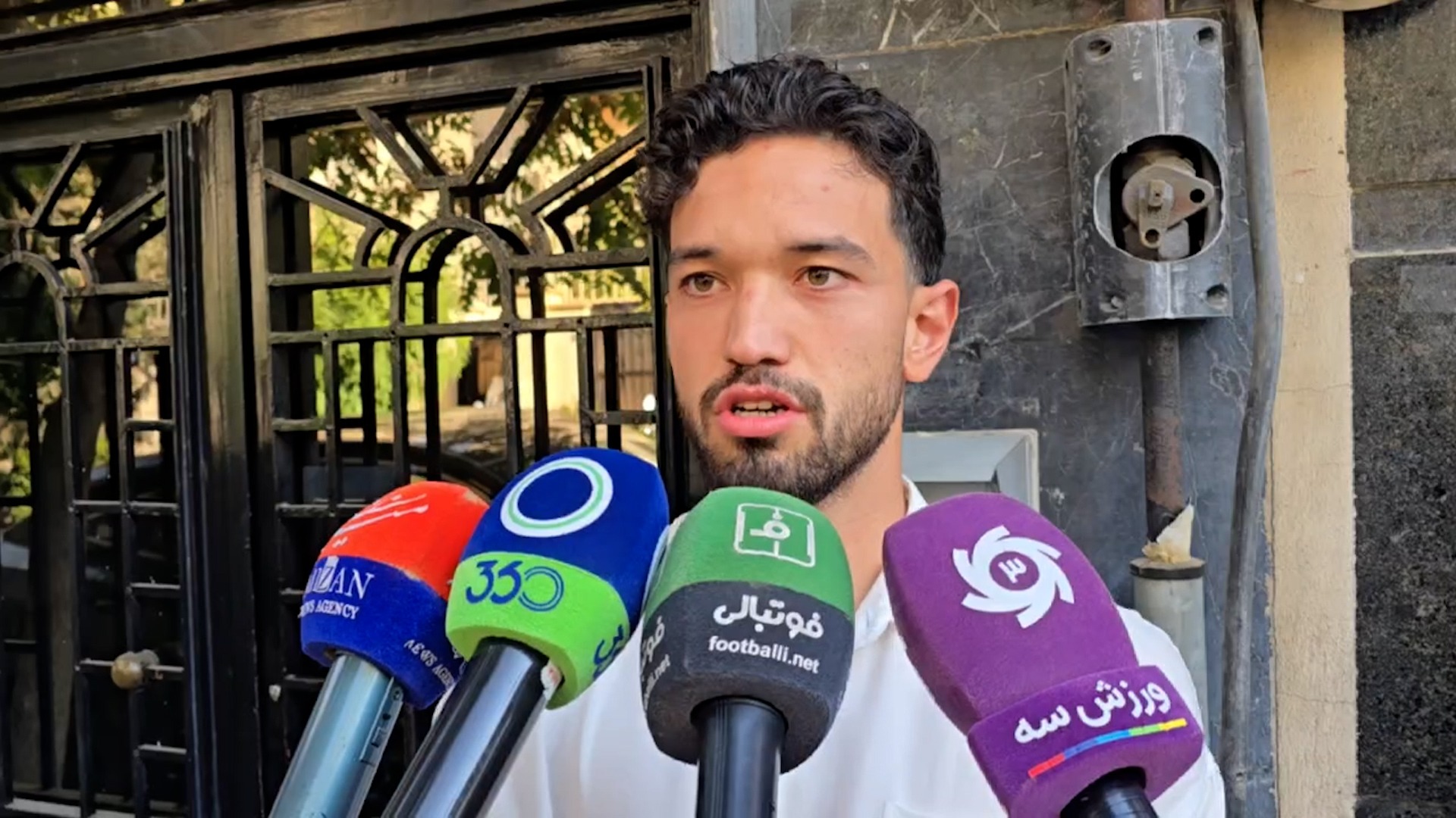 ایری: امروز سر تمرین پرسپولیس می‌ روم