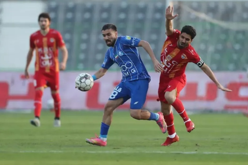 سرمربی استقلال غیبت احمدی در دربی را تایید کرد