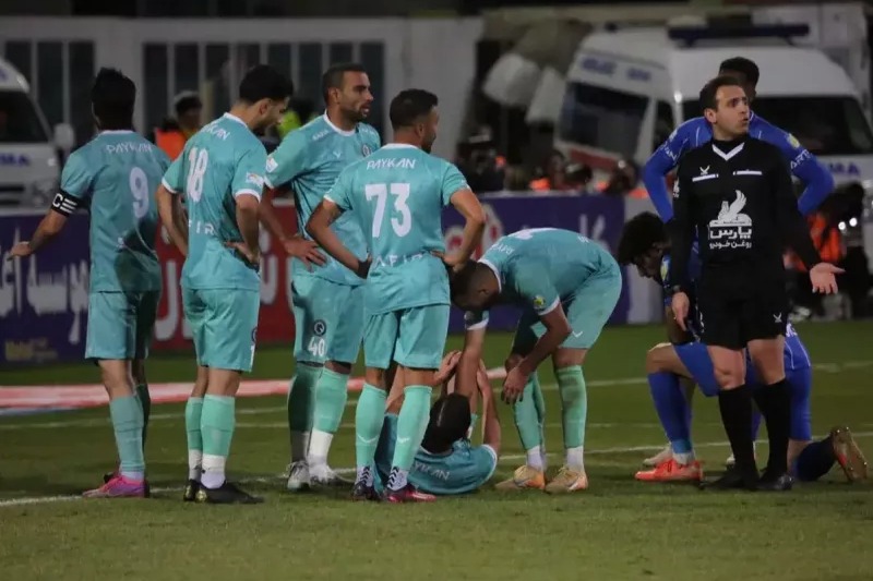 غیبت هافبک پیکان مقابل خیبر