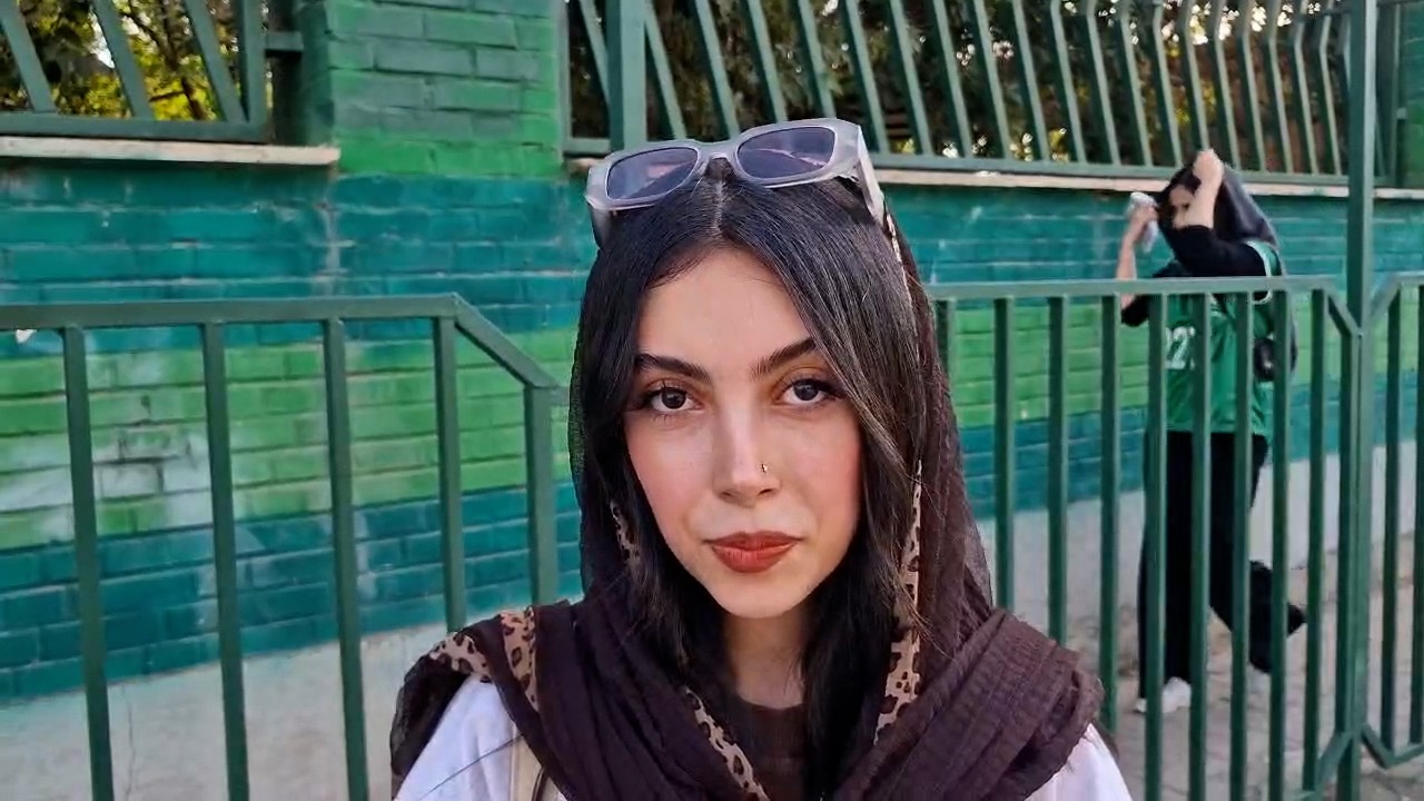 صحبتهای بانوان هوادار استقلال قبل از بازی حساس با سپاهان