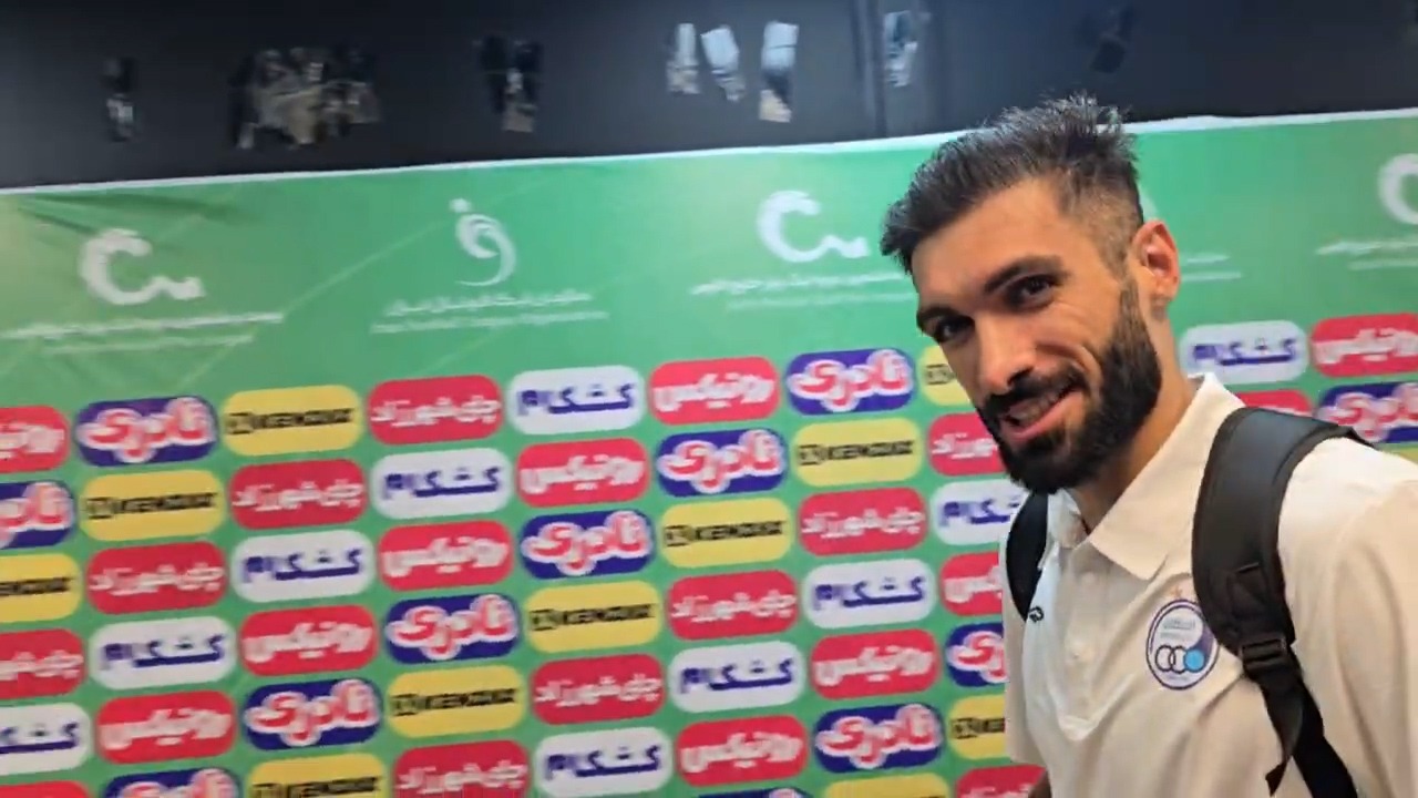 بازیکنان استقلال بدون انجام مصاحبه ورزشگاه را ترک کردند