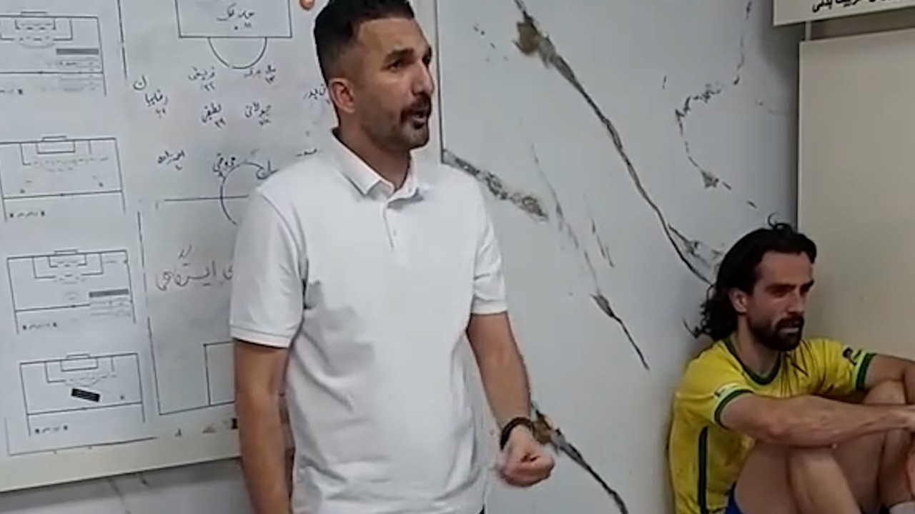 عصبانیت شدید محمد نوری سرمربی نفت آبادان از شاگردانش
