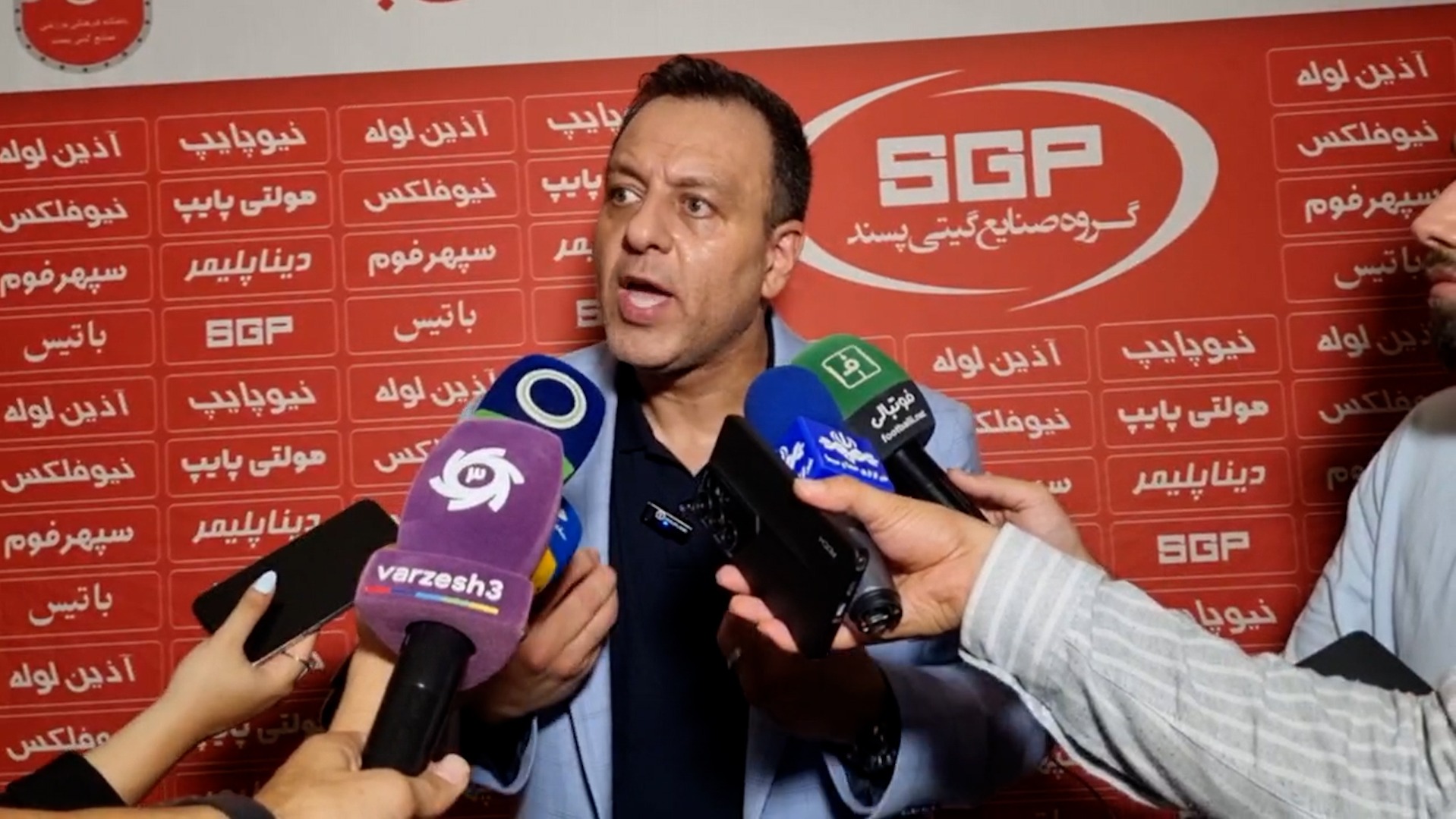 مهدوی: به قول آقای حاج صفی یک جام بدهید به آن تیمی که دوست دارید!