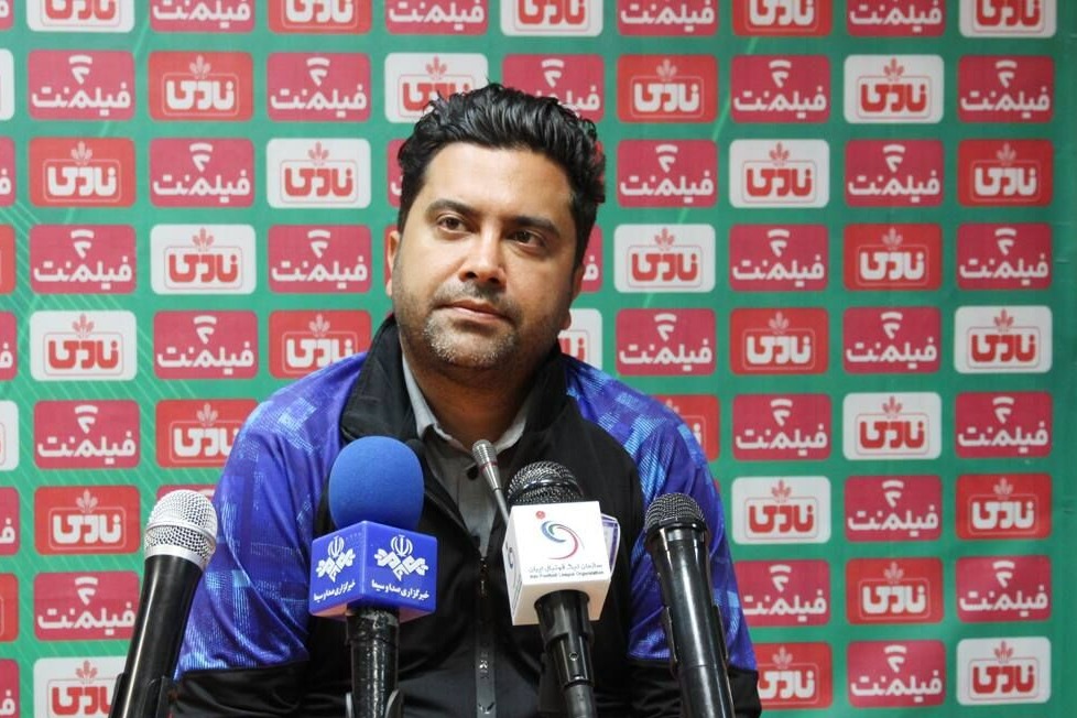 واکنش اخباری به برکناری ممبینی: به ما تذکر داده‌اند که فقط در مورد بازی صحبت کنیم!