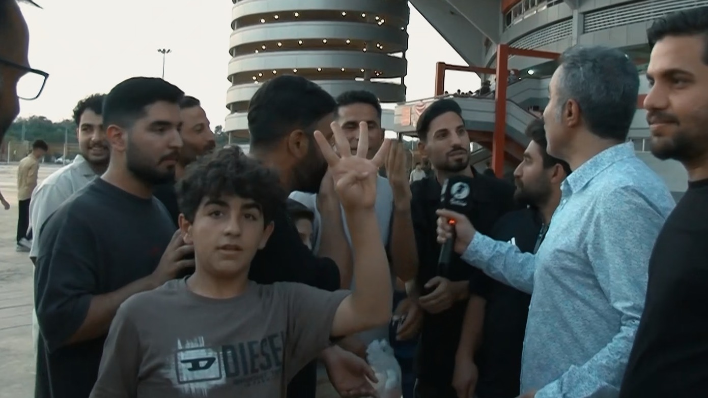 چالش جالب و کری خوانی با هواداران فولاد و استقلال