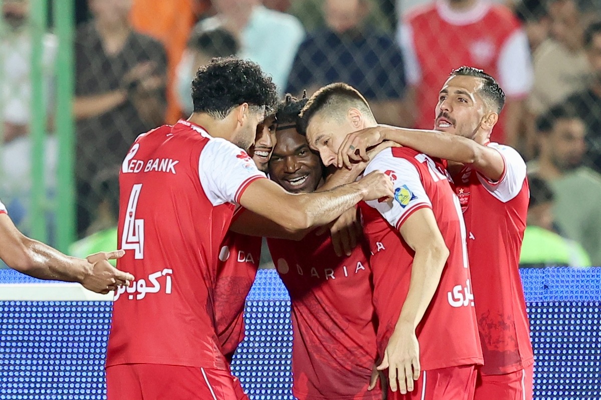 مهمان ویژه اردوی پرسپولیس در اصفهان (عکس)