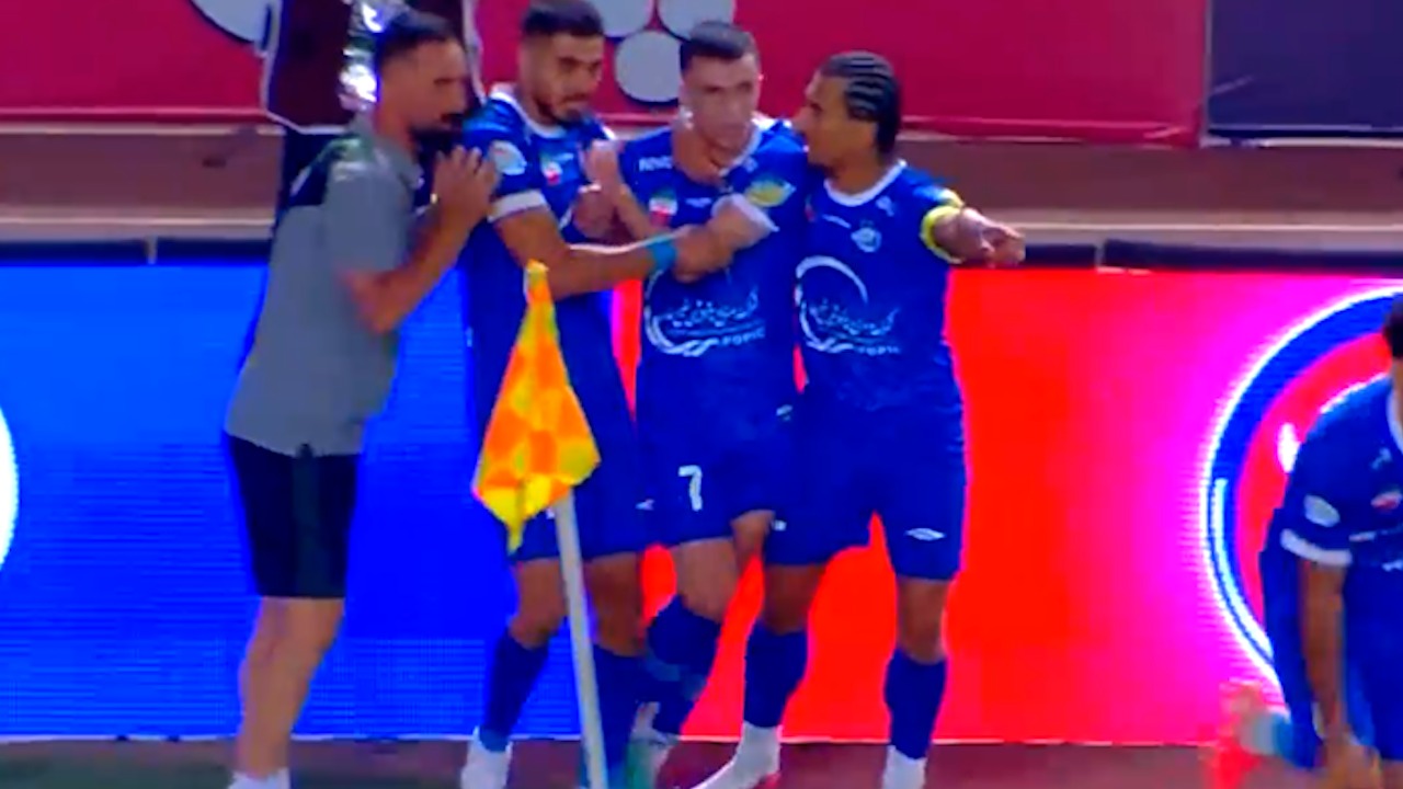 گل اول استقلال به پرسپولیس (یاسر آسانی)