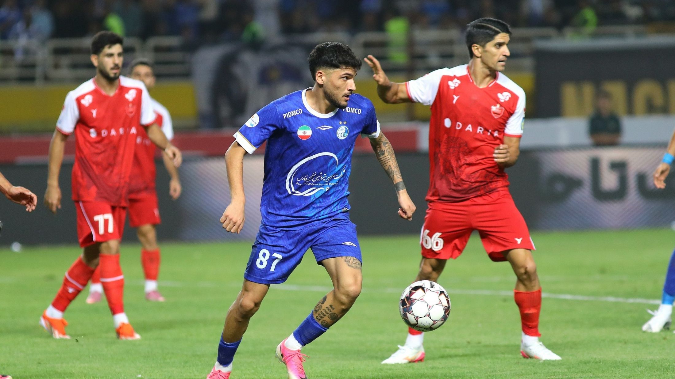 خلاصه بازی استقلال 1-1 پرسپولیس (جذاب و هیجان انگیز)