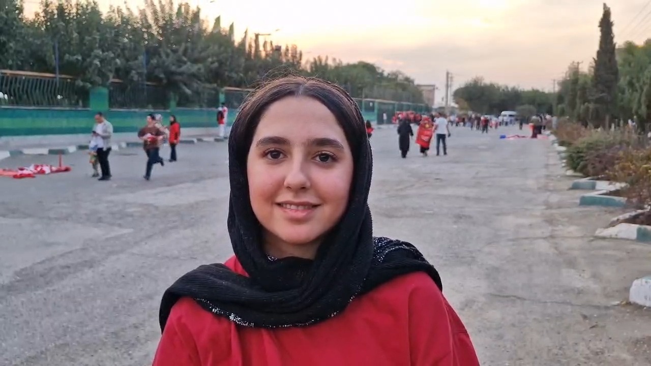 مصاحبه با بانوی پرسپولیسی که به شدت عصبانی است