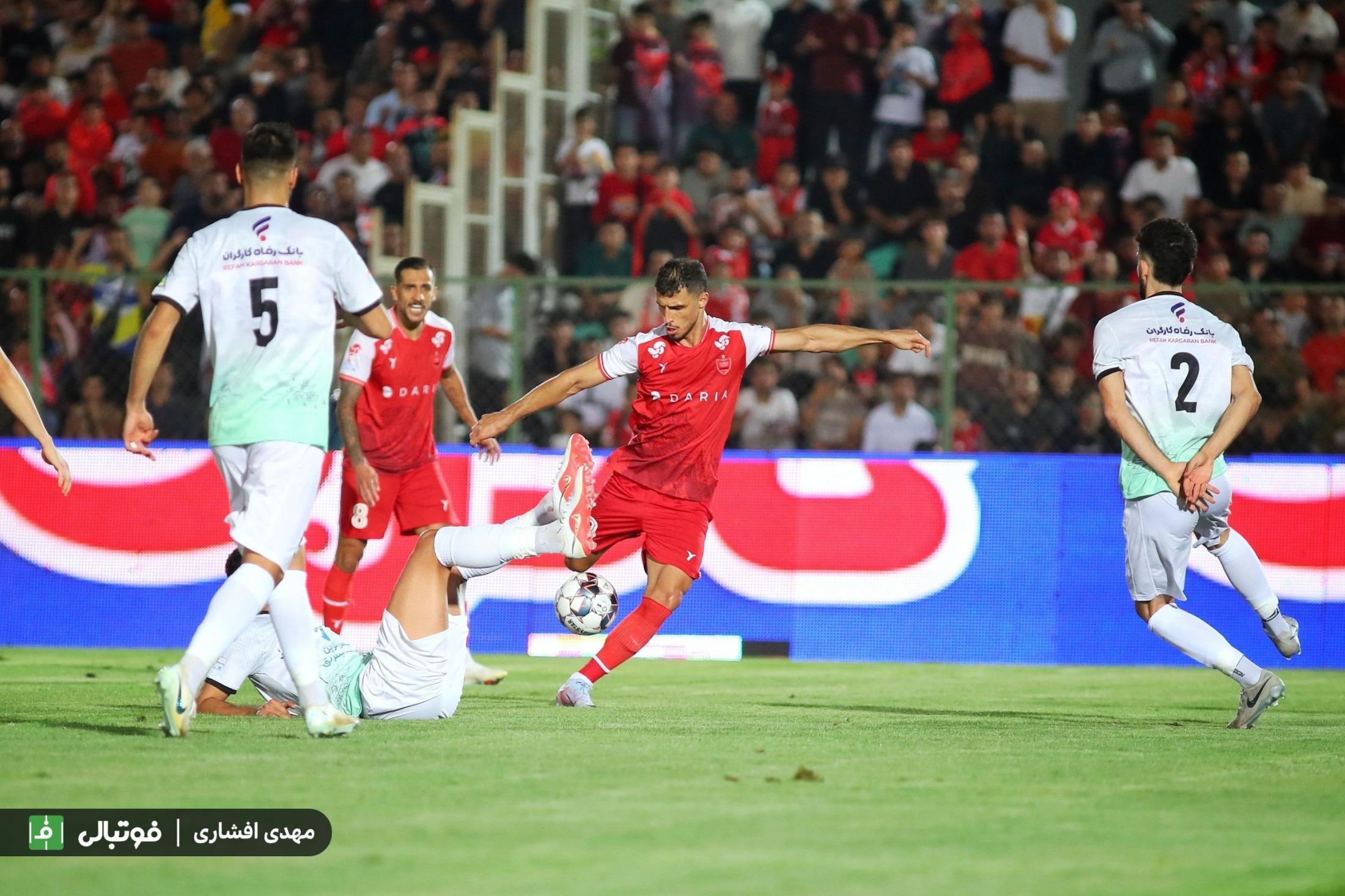 گزارش تصویری؛ شبی که پرسپولیس از استقلال سبقت گرفت