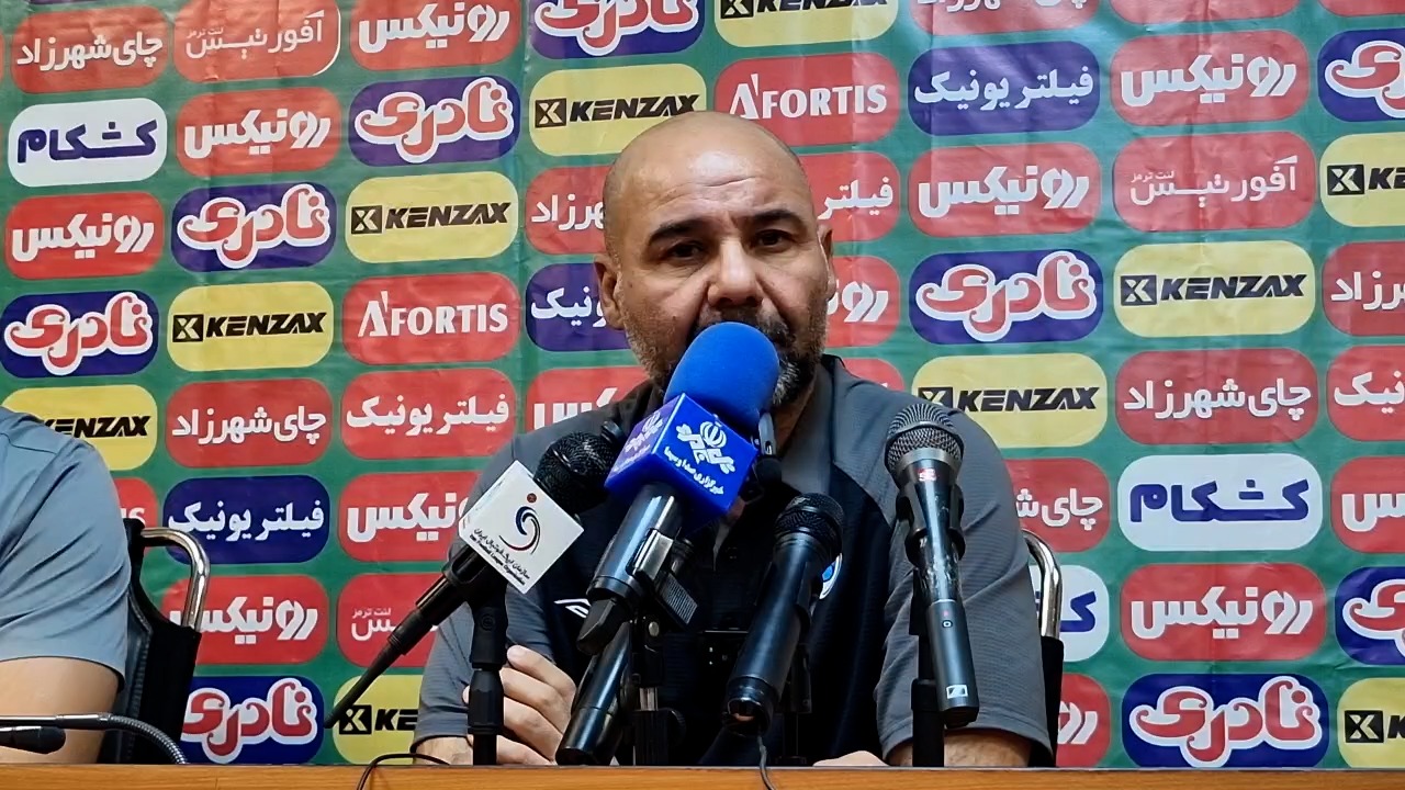 نشست خبری بختیاری زاده سرمربی استقلال قبل از دیدار با پیکان