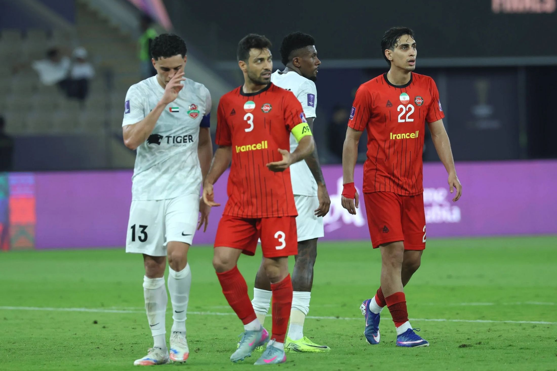 شباب الاهلی با ترکیب کامل برابر تراکتور