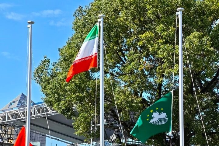 پرچم ایران در دهکده بازیهای آسیایی ناگویا به اهتزاز در آمد