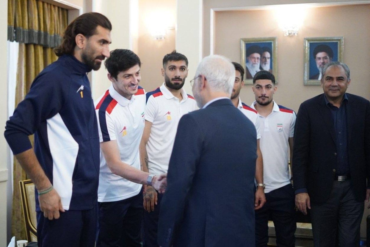 گزارش تصویری؛ دیدار وزرای ایران و پاکستان با بازیکنان تیم ملی