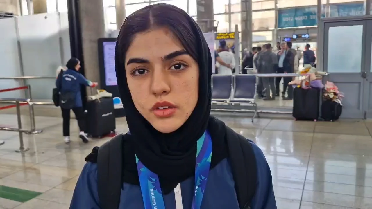گفت و گو با فاطمه سعیدآبادی پس از بازگشت به ایران با مدال طلای کاراته ناگویا