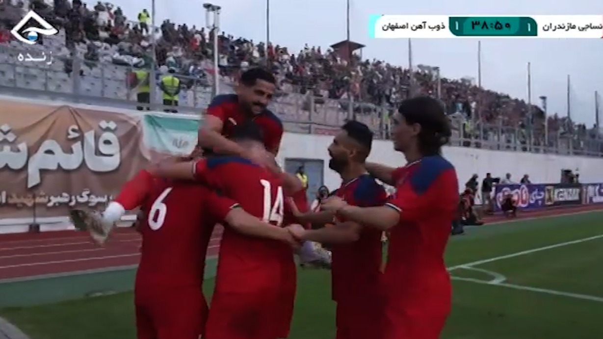 گل اول نساجی به ذوب آهن با بازبینی VAR مردود اعلام شد