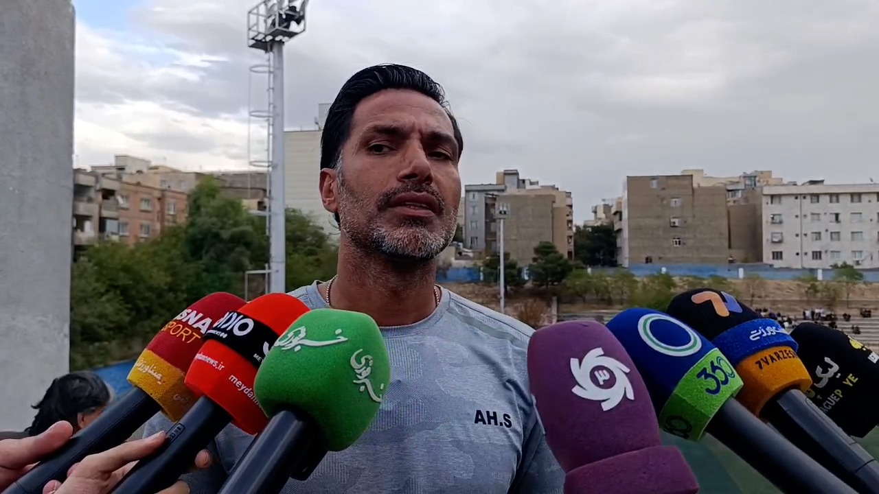 کنایه امیرحسین صادقی به پرسپولیسی ها و زنوزی