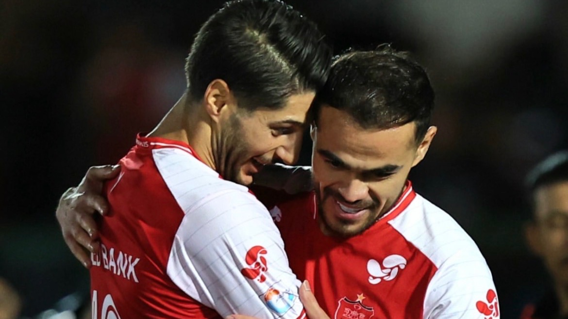 دوراهی مدیران پرسپولیس؛ تمدید یا فروش اورونوف!