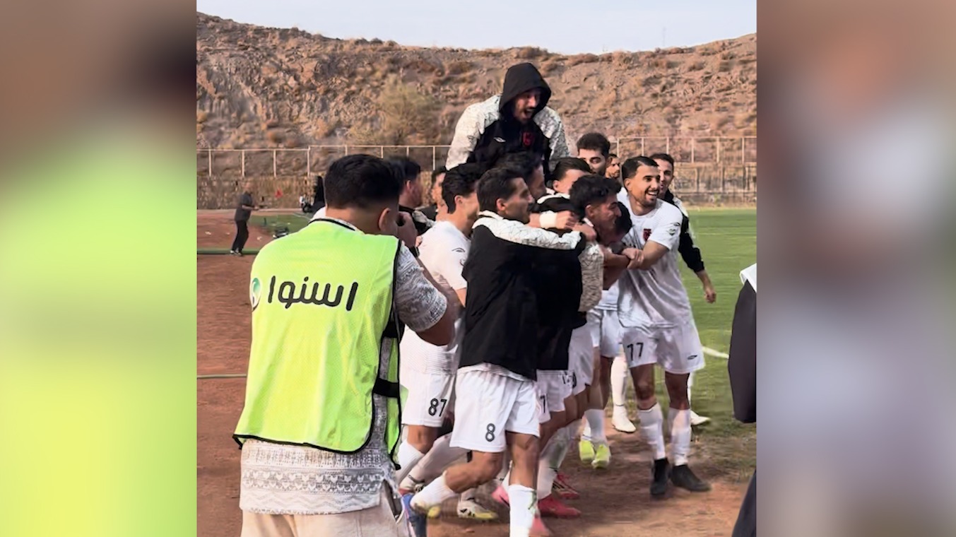 شادی بازیکنان و هواداران مس رفسنجان بعد از گلزنی به مس کرمان