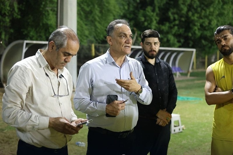 واکنش حاجیپور به ماجرای کفشهای فیک بازیکنان استقلال خوزستان