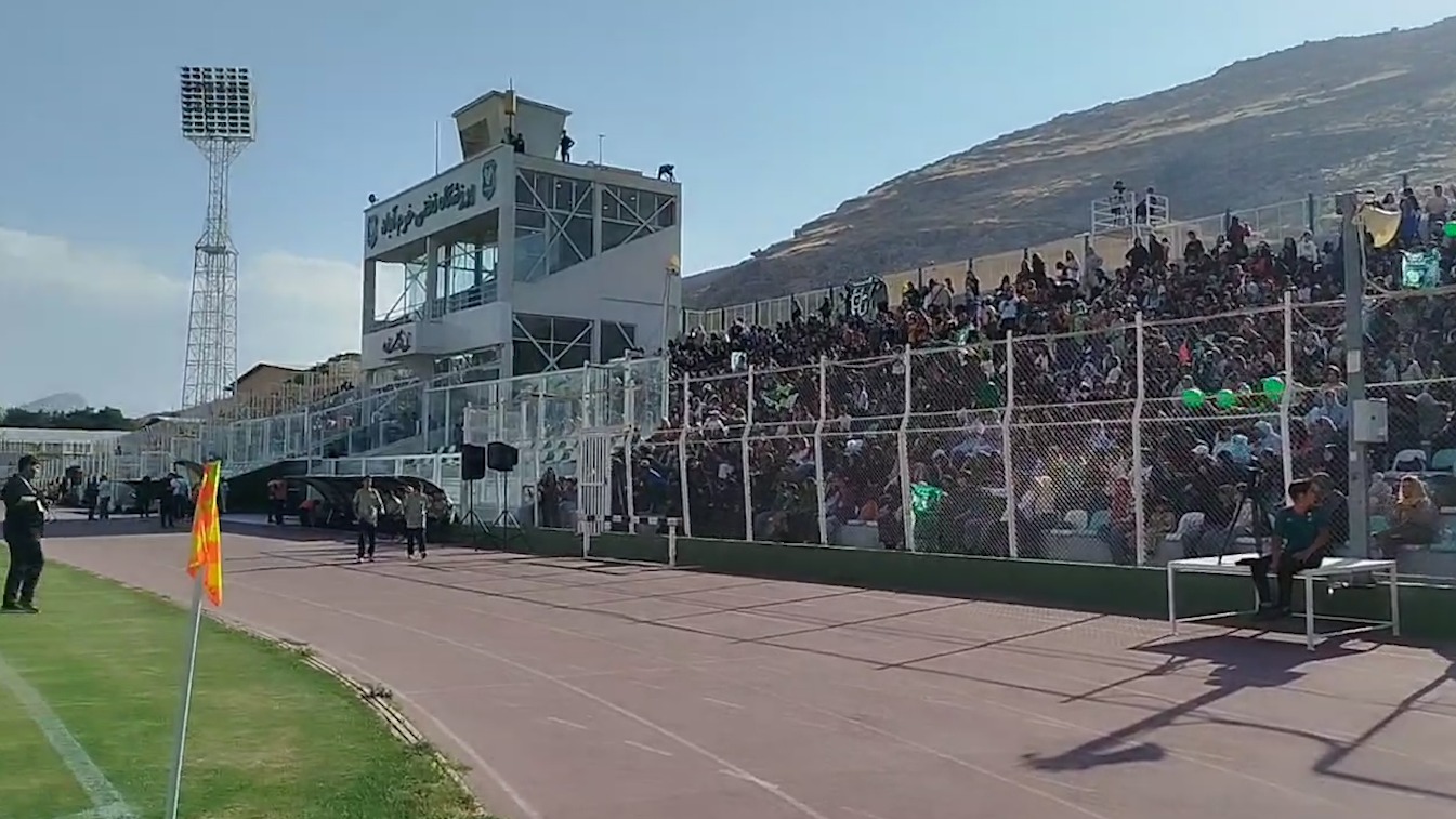 حال‌ و هوای ورزشگاه خیبر پیش از نبرد با پرسپولیس