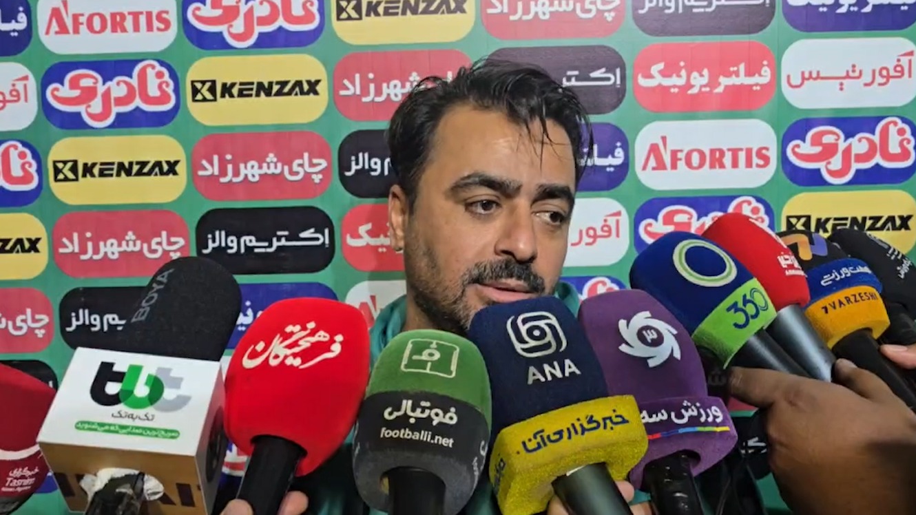 محسن اسکینی: مربیان پرسپولیس هم زیاد لب خط می‌آمدند