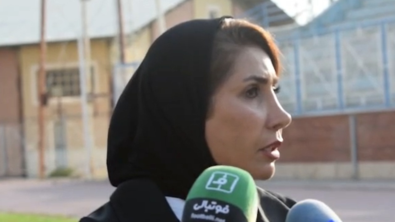 ندا عزیزپور سرمربی پالایش گاز ایلام: به بازیکنان خودمان در پرسپولیس باختیم