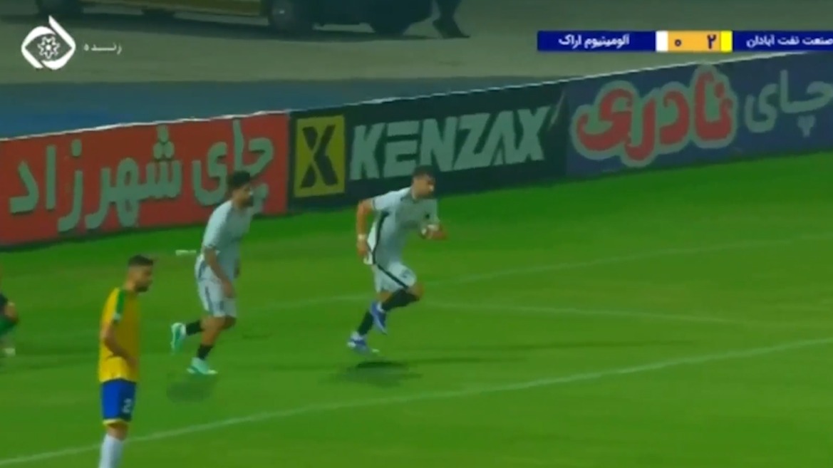 گل اول آلومینیوم اراک به صنعت نفت آبادان (امیر نوری)
