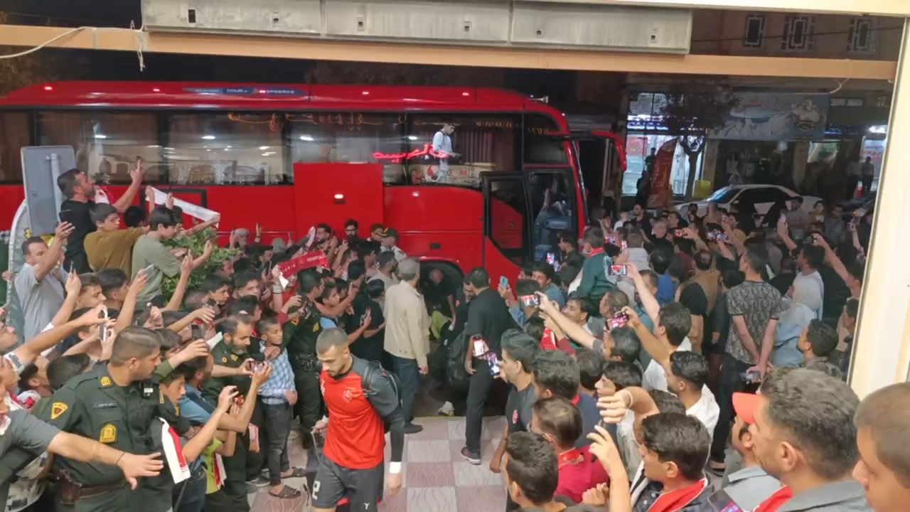 ورود کاروان پرسپولیس به هتل محل اقامت خود برای دیدار با مس شهربابک