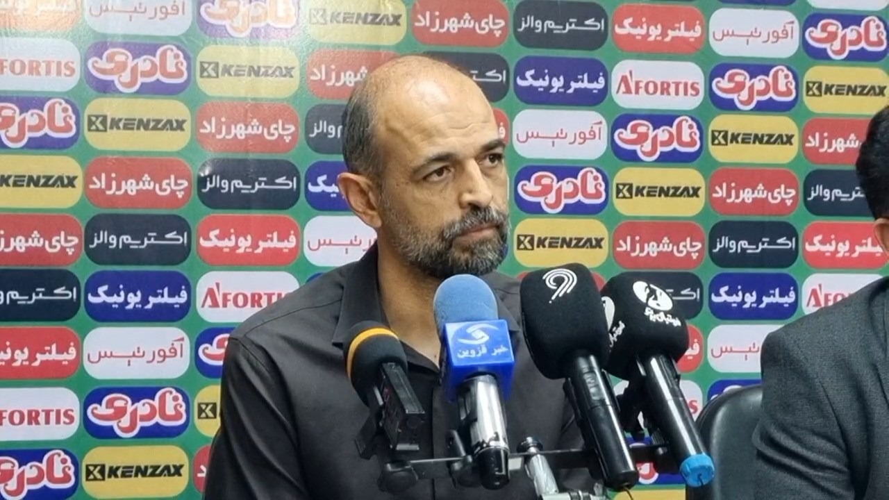 نویدکیا: اگر دوربین ها خوب نیست اصلا VAR نگذارید
