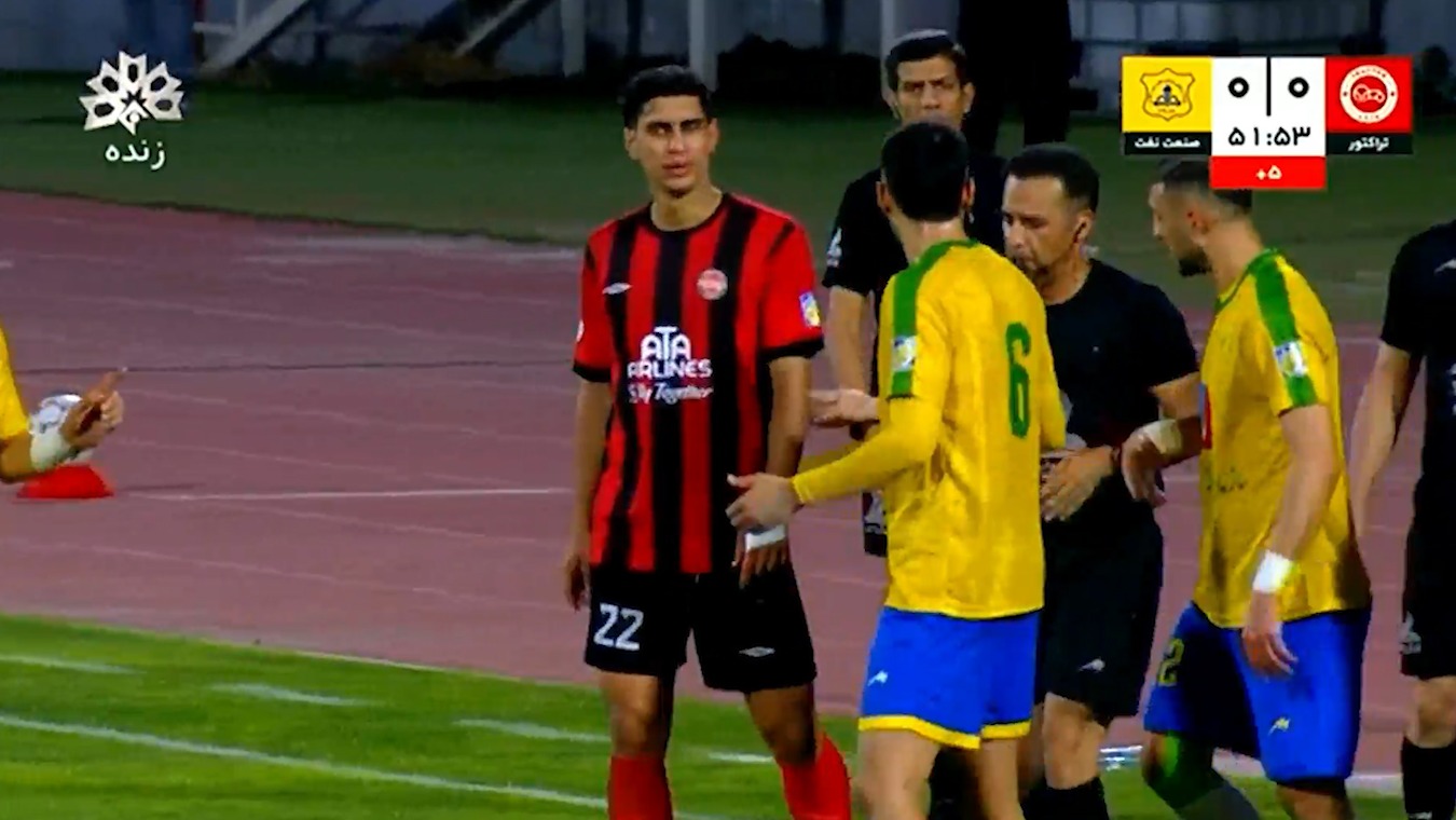 صحنه مشکوک پنالتی به سود تراکتور توسط VAR رد شد!