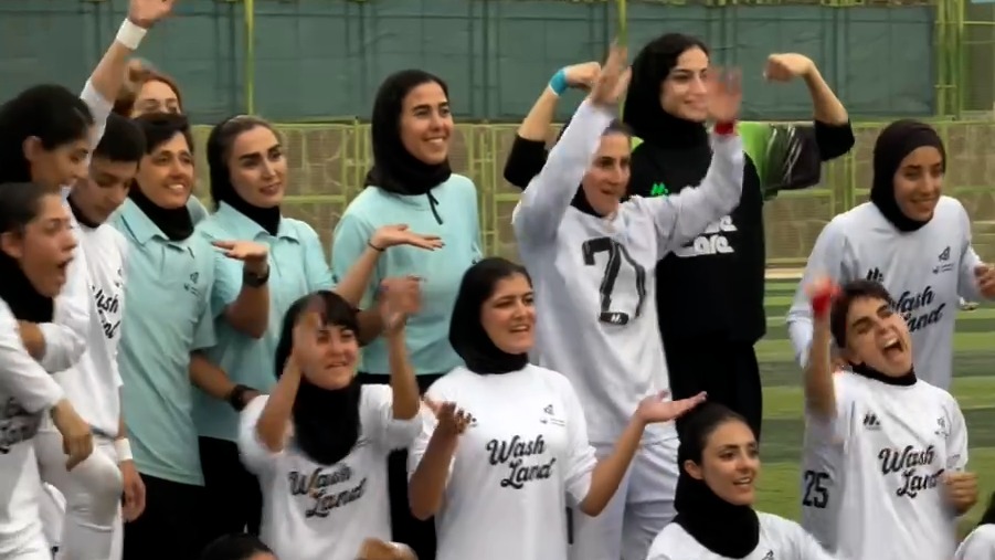 خوشحالی بازیکنان آوای تهران بعد از برد دو بر صفر مقابل وارش نوشهر