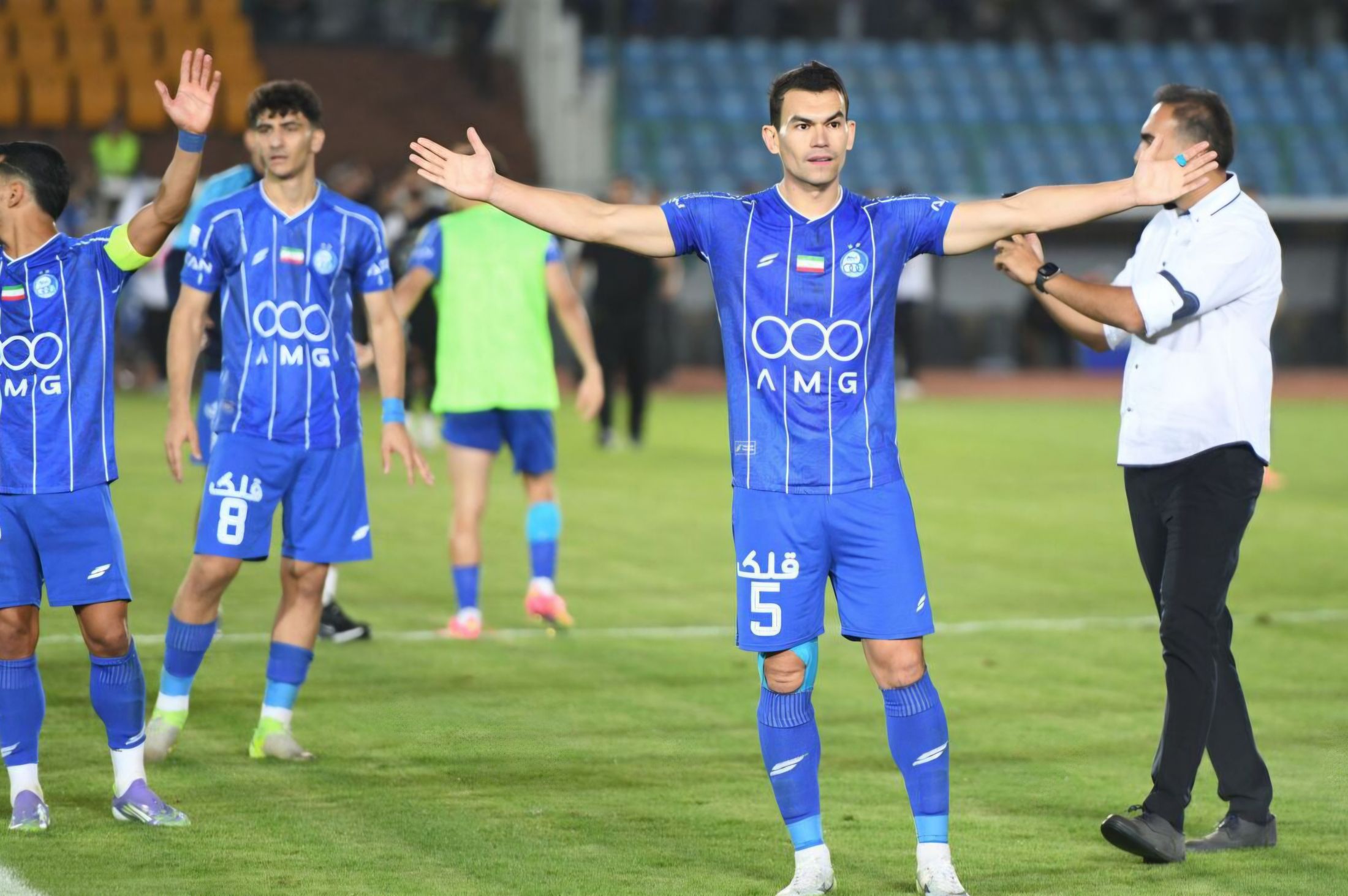 پیام تبریک باشگاه استقلال به رستم آشورماتوف