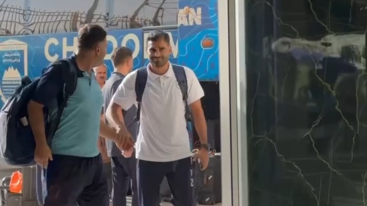 ورود بازیکنان چادرملو به ورزشگاه برای تقابل با استقلال