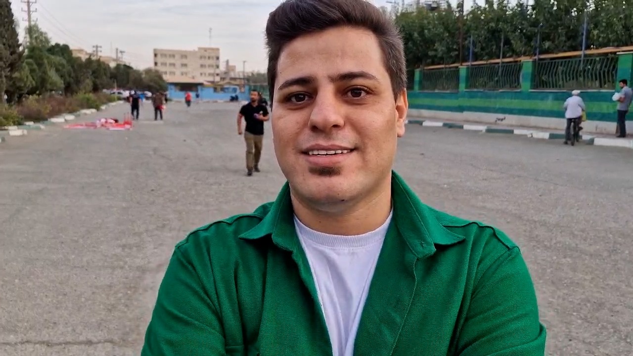هوادار پرسپولیس: همسرم فکر می‌کند که به بیرون رفته‌ام تا او را سورپرایز کنم!