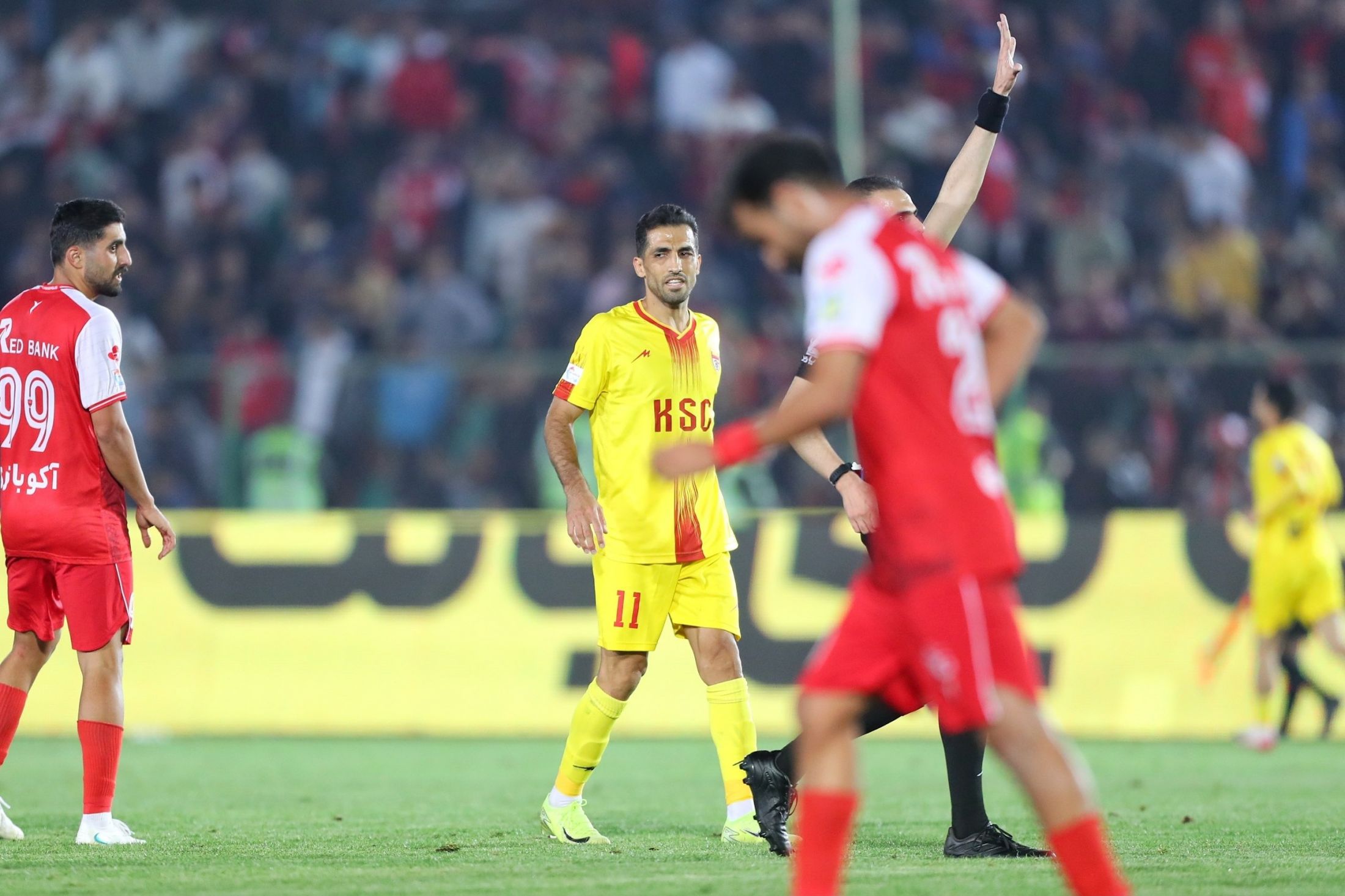چهارمین باخت پرسپولیس به امیری؛ وحید بدون شکست ماند!