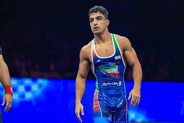 برد احمد محمدنژاد جوان در گام نخست